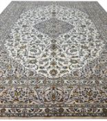 FINE PERSIAN KASHAN CARPET.