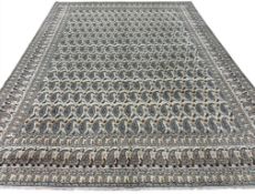 FINE PAISLEY DESIGN PERSIAN KASHAN CARPET.