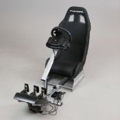 PLAYSEAT EVELOUTION GAMING CHAIR.