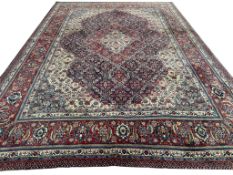 FINE VINTAGE PERSIAN TABRIZ CARPET.