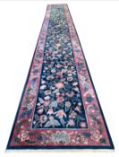 WILLIAM MORRIS STYLE LONG RUNNER.