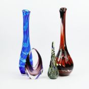 A MURANO TWISTED GLASS PAPERWEIGHT AND THREE OTHER PIECES. (4).