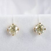 PAIR OF 18CT SOLITAIRE DIAMOND STUD EARRINGS.