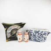 A CHINESE BLUE AND WHITE JARDINIERE. (4).