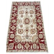 FINE SULTANABAD RUG.