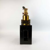 AN EARLY 20TH CENTURY MAGIC LANTERN.