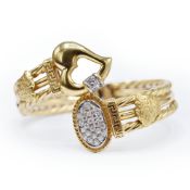 ATTRIBUTED TO VERSACE. AN 18CT GOLD EXPANDABLE BRACELET.