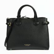 A BURBERRY BANNER BLACK LEATHER TOTE BAG.