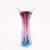 A MURANO STYLE GLASS VASE.
