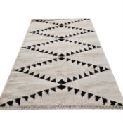 ASIATIC LONDON ROCCO RC03 DESIGN RUG.