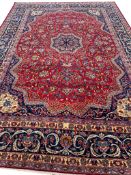 FINE PERSIAN ESFAHAN CARPET.