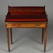 BUREAU DE DAME.