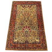 ANTIQUE PERSIAN TEHRAN RUG.