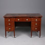 EDWARDIAN MAHOGANY AND MARQUETRY KNEEHOLE DESK.