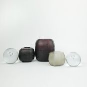 GUAXS GLASS PIECES, 3 DIFFERING, AND 2 PAPER WEIGHTS. (5).