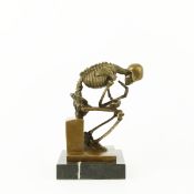 CONTEMPORARY SCHOOL SCULPTURAL SKELETON IN THOUGHT.