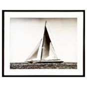PHOTOGRAPHIC PRINT OF A SAILING YACHT.