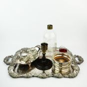 A COLLECTION OF SILVER PLATED ITEMS.