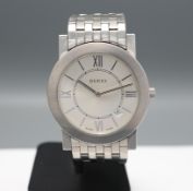 A GUCCI GENTS WRISTWATCH.