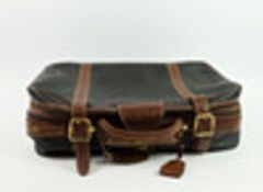 GUCCI MONOGRAM LUGGAGE (2)