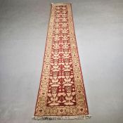 ARTS AND CRAFTS DESIGN RUNNER.