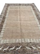 SCANDINAVIAN DESIGN FLATWEAVE.