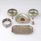 A COLLECTION OF SILVER AND PLATE. (6).