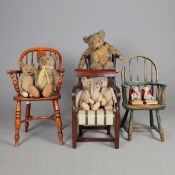 EARLY 20TH CENTURY SEATED TEDDY BEARS. (QTY).