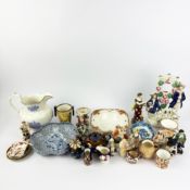 A COLLECTION OF ASSORTED CERAMICS.