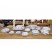 A COPELANDS SPODE 'GLOUCESTER' DINNER SERVICE.