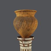GERALDINE PHILLIPS (1953-2025). A LARGE STUDIO POTTERY VASE.