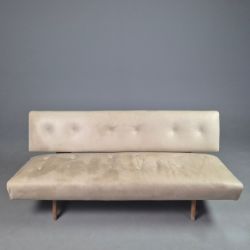 ROBIN DAY SOFA.