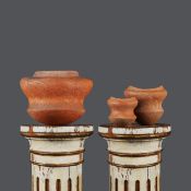 GERALDINE PHILLIPS (1953-2025). A GRADUATED SET OF STUDIO POTTERY VASES (3).