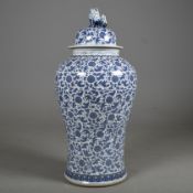 CHINESE BLUE AND WHITE CERAMIC LIDDED TEMPLE JAR