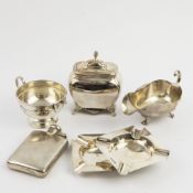 A COLLECTION OF SILVER. (6)