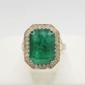 EMERALD AND DIAMOND CLUSTER RING