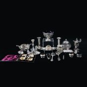 A COLLECTION OF ASSORTED SILVERWARE