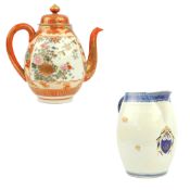 A 18TH CENTURY CHINESE EXPORT PITCHER AND JAPANESE KUTANI TEAPOT. (2)