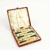 A SILVER AND JADE SET OF SIX TEASPOONS
