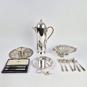 A COLLECTION OF SILVER AND PLATE.