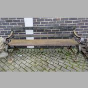 EARLY/MID 20TH CENTURY CAST IRON GARDEN BENCH.