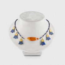 HELLENISTIC GOLD AND LAPIS NECKLACE WITH AGATE CENTRE STONE