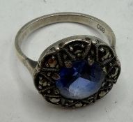 Jewellery : Vintage continental Silver ring size O with central blue stone 4.7g