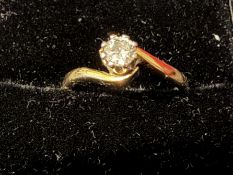 JEWELLERY : 18ct Yellow Gold solitaire Diamond ring, 2.83g clear UK hallmark 750