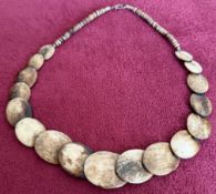 Jewellery : Polished bone effect necklace