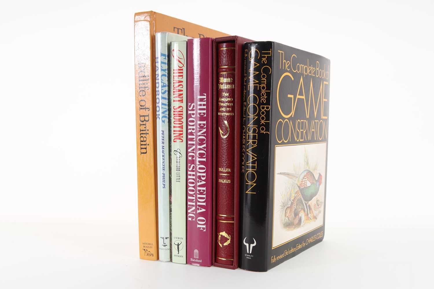 COLLECTION OF FISHING/HUNTING/COUNTRY RELATED BOOKS, MID 20TH CENTURY AND LATER