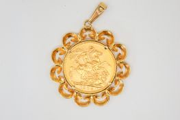 A 1906 sovereign coin mounted in a 9ct gold pendant mount.
