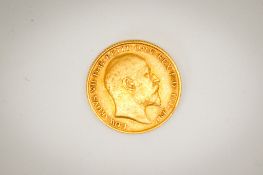 A 1907 half sovereign coin. Weight 4g.
