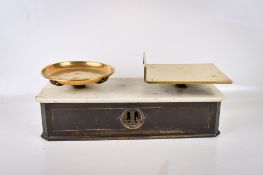 A vintage pair of Agate shop counter marble top balance scales. No. 764, 1lbs.