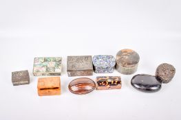 A collection of ten assorted pill and snuff boxes, various materials and shapes.
